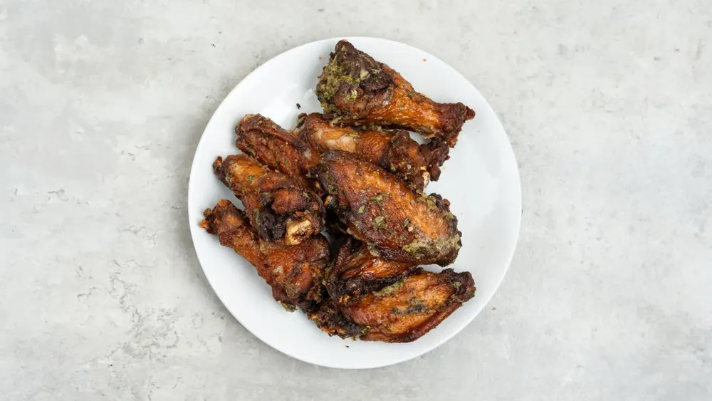 Lebanese wings with garlic and lemon pepper